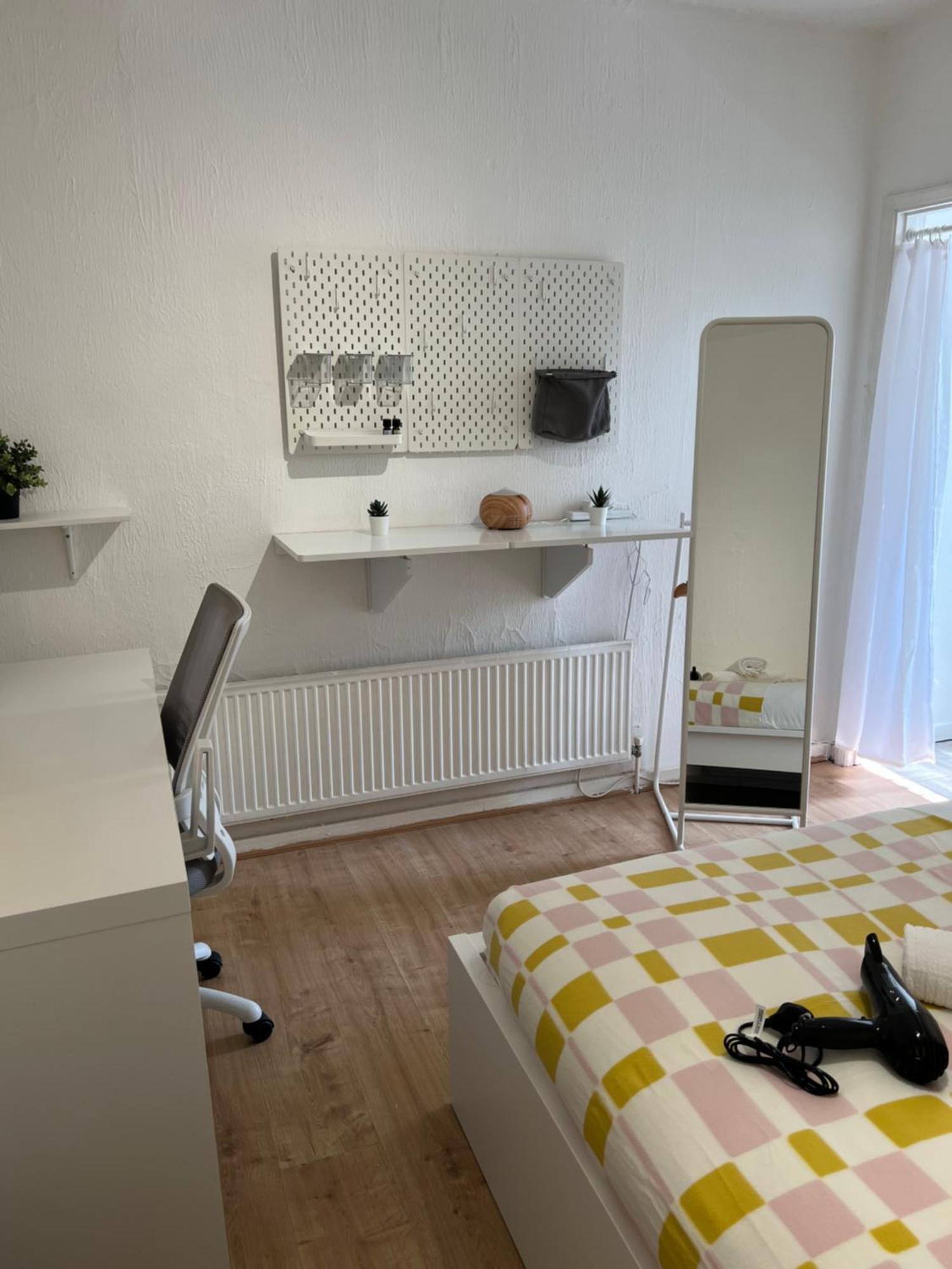 Lovely Rooms In Camden Town-Central ลอนดอน ภายนอก รูปภาพ