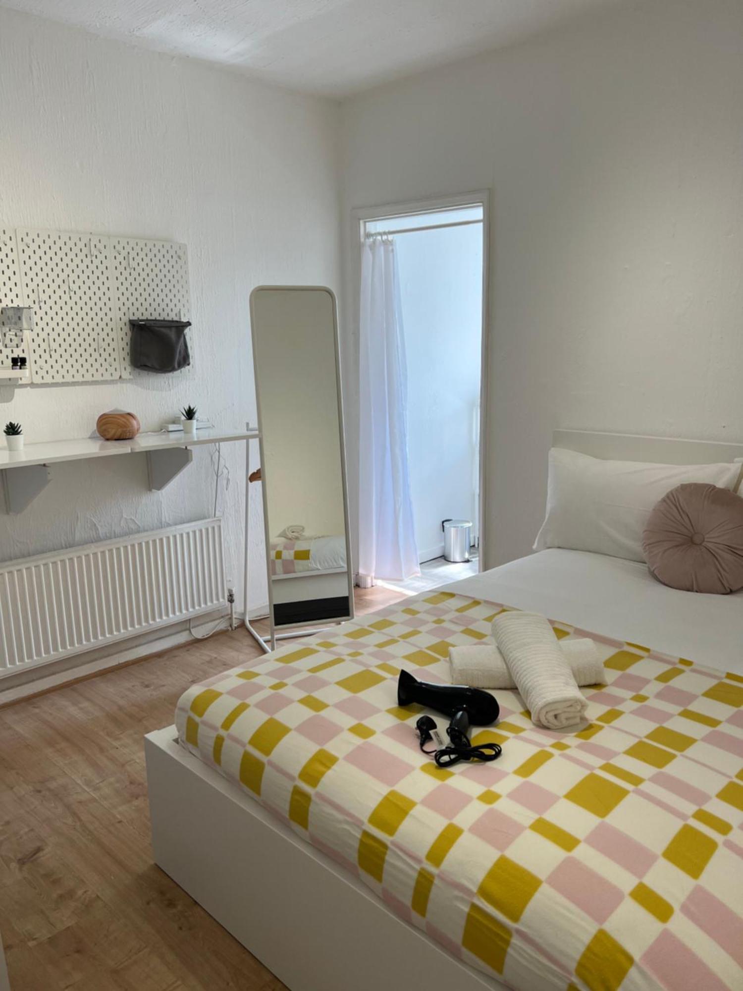 Lovely Rooms In Camden Town-Central ลอนดอน ภายนอก รูปภาพ