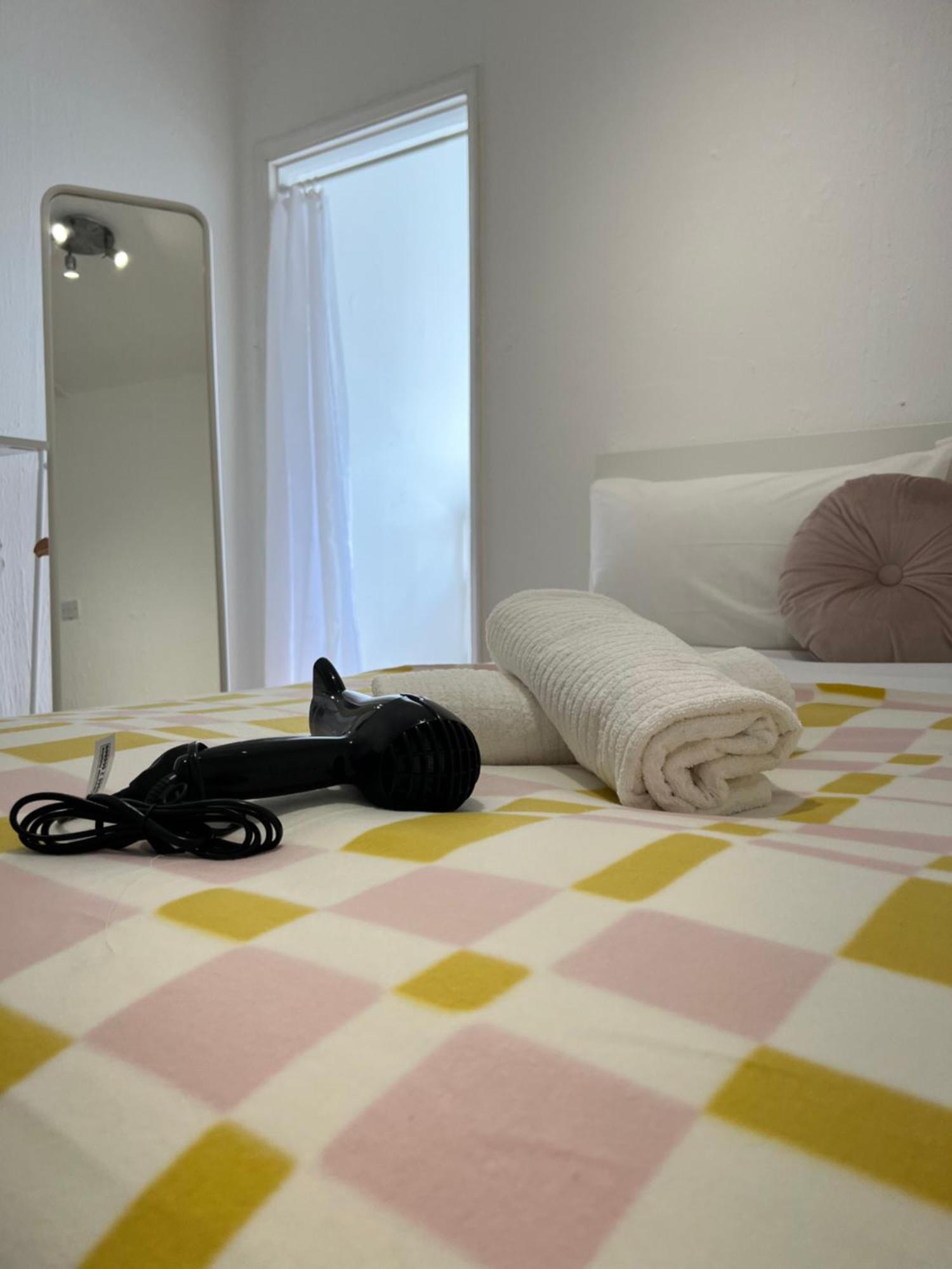 Lovely Rooms In Camden Town-Central ลอนดอน ภายนอก รูปภาพ